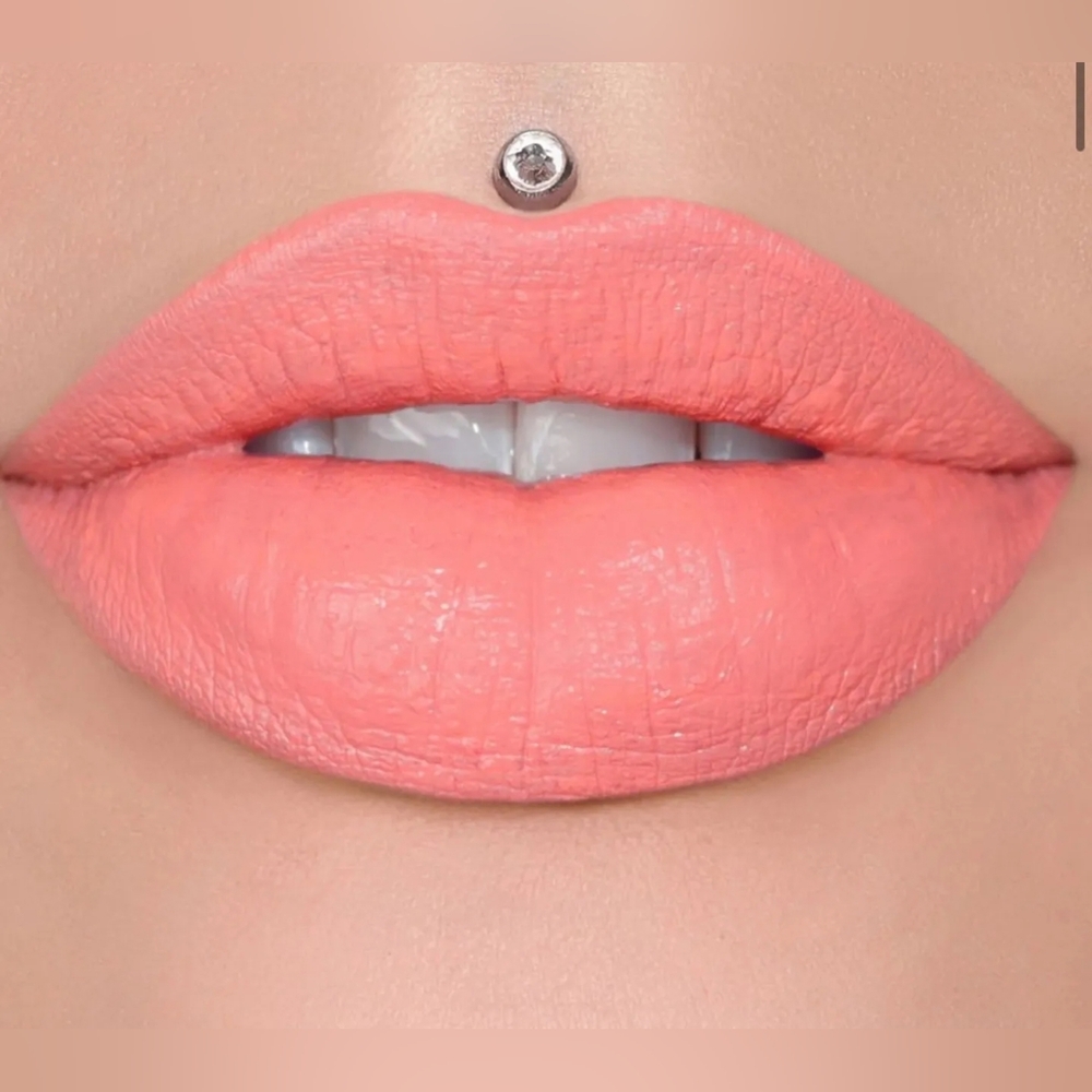 🦋3/$25 Orange Prick- Velvet Trap lipstick - Jeffree Star